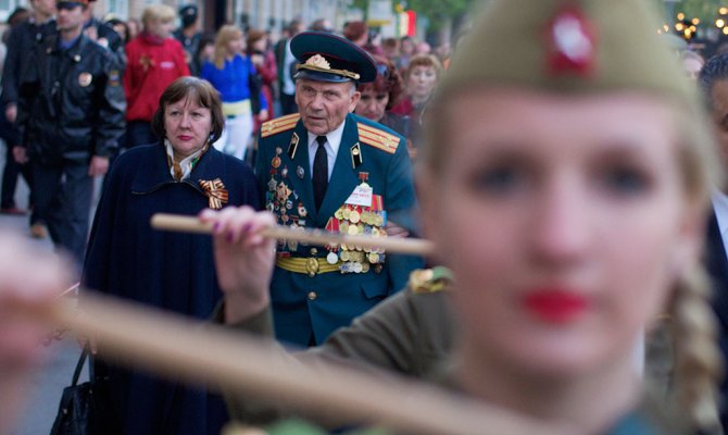 Россияне отмечают День памяти и скорби — 72 года назад началась Великая Отечественная война.