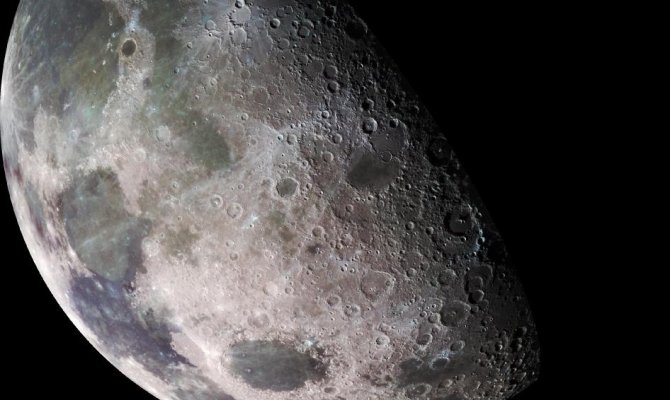 На поверхность Луны со взрывом упал метеорит - фото 1