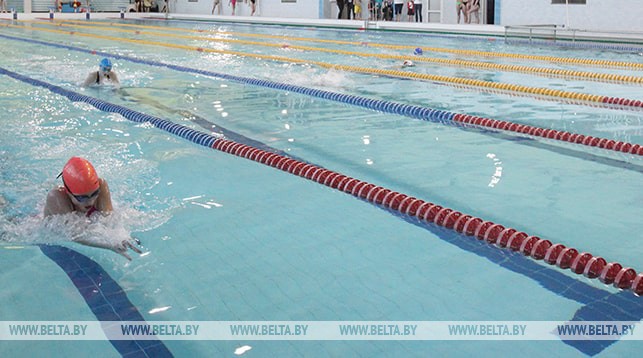 Около 120 спортсменов посоревнуются на турнире по плаванию в Жлобине